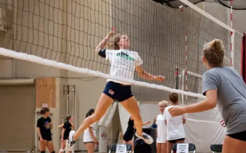 NBC Volleyball practices hitting